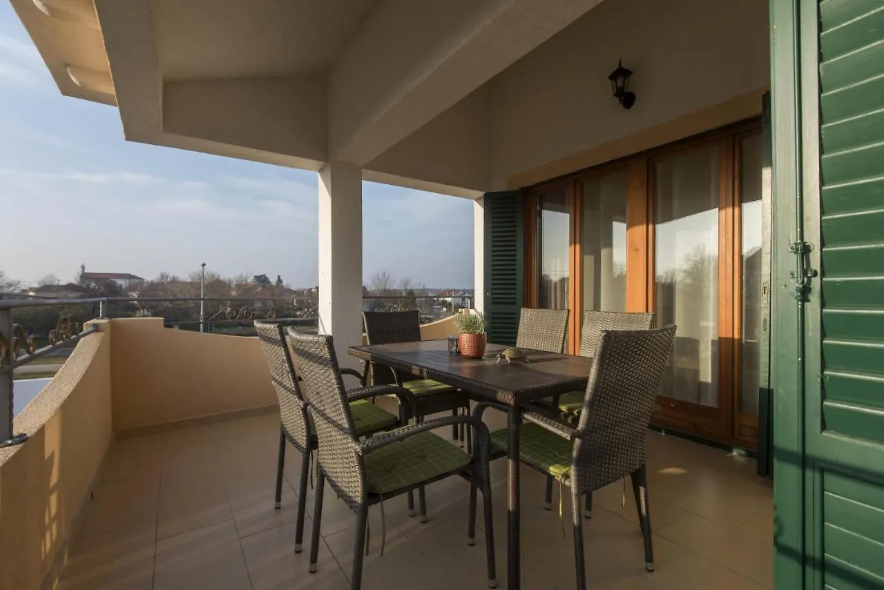 Apartment Villa Slavija Brisevo 0*,